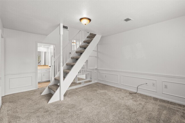 Building Photo - 13206 Chriswood Dr