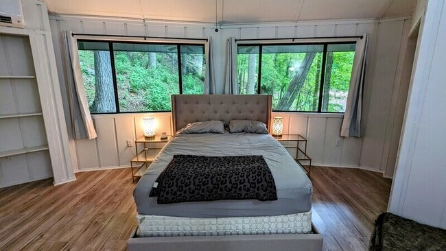 Building Photo - 828 Little Pine Mountain Rd