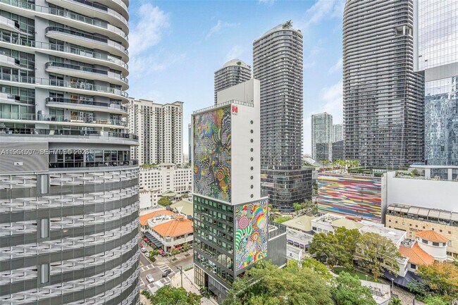 Building Photo - 1010 Brickell Ave