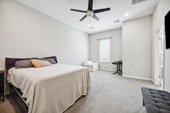 Building Photo - 1630 Dennis St