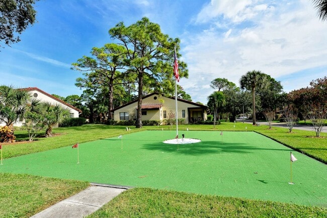 Building Photo - 2/2 Villa in South Sarasota