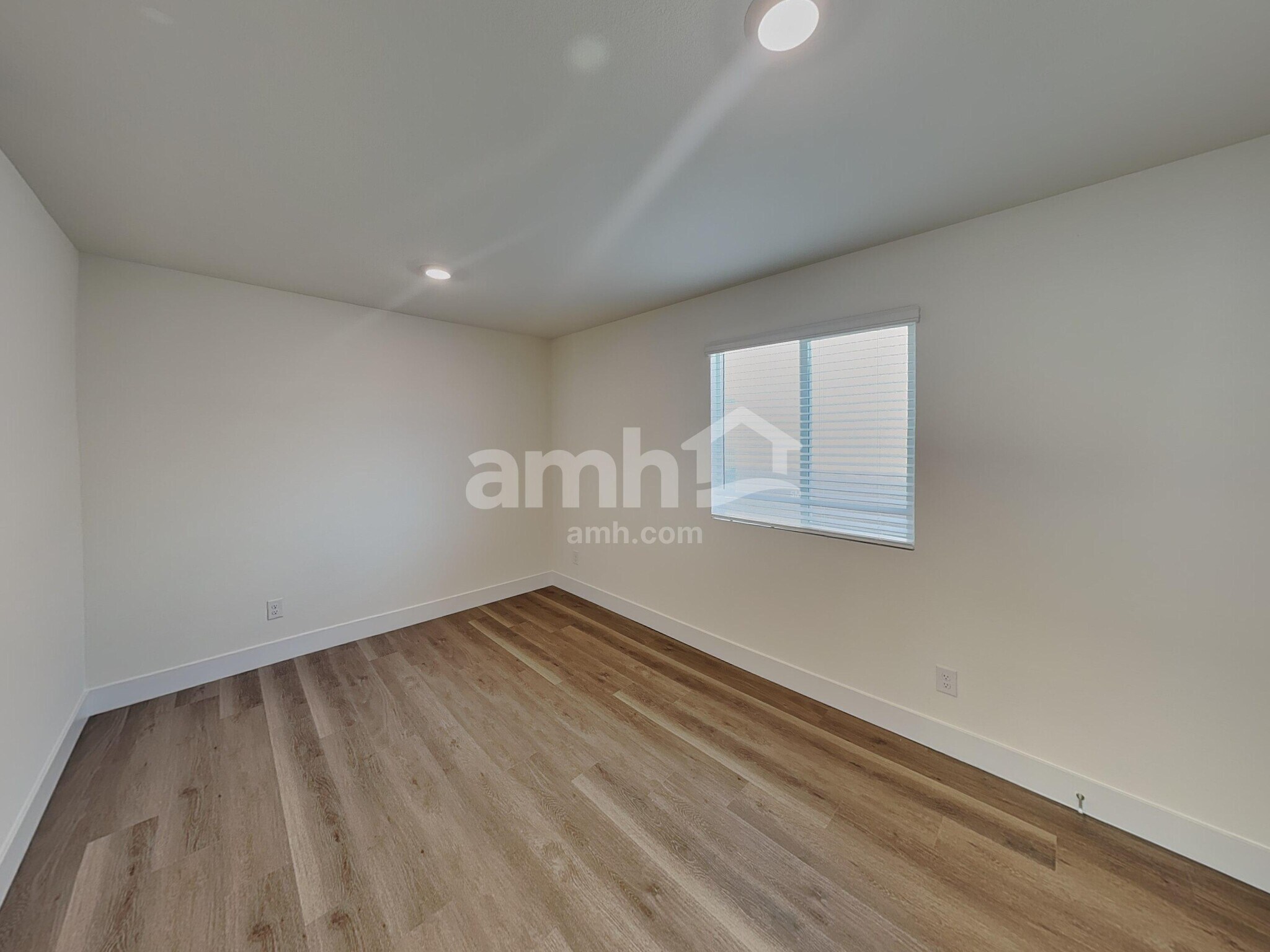 Building Photo - 10131 Cv Mountain St