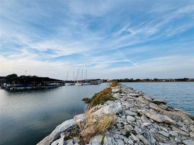 Building Photo - 5612 Marina Dr