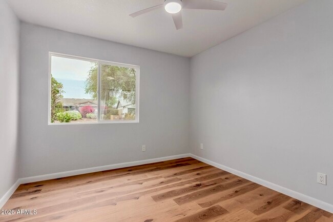 Building Photo - 10705 E Mercer Ln