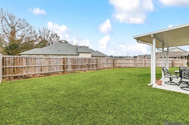 Building Photo - Exquisite 5-Bedroom Home in Denham Springs with Premium Features