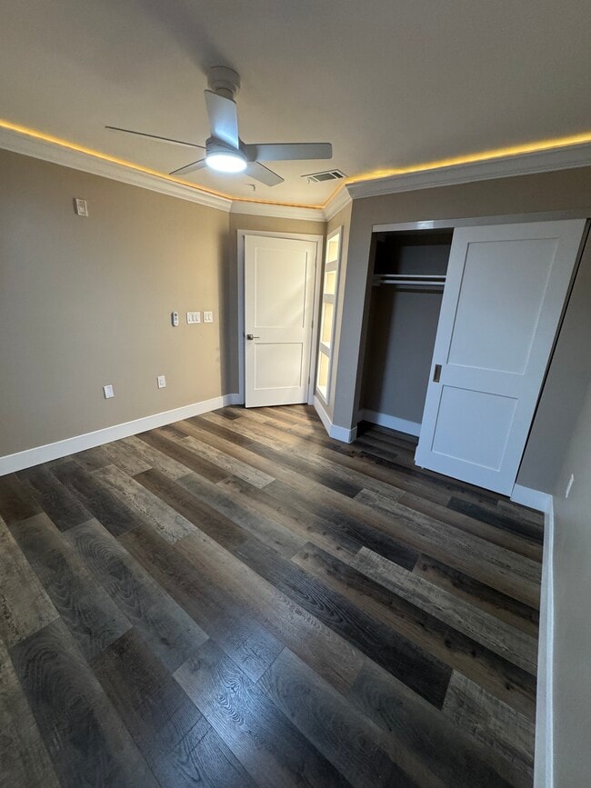 Building Photo - 1919 Summer Club Dr