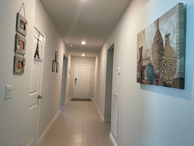 Building Photo - 30152 Skylark Dr