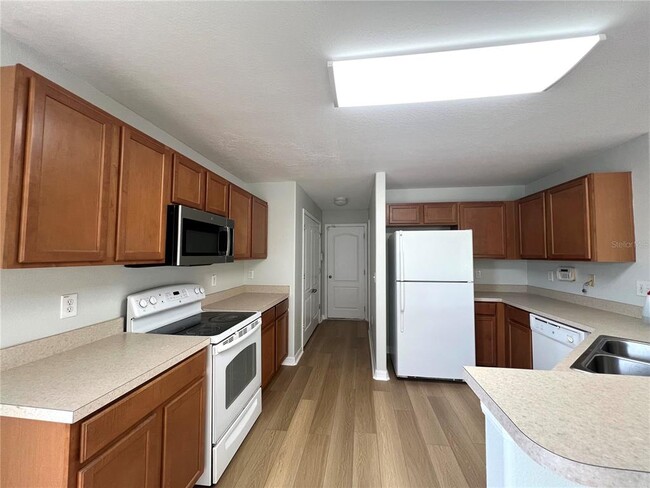 Building Photo - 10631 Shady Preserve Dr