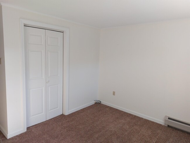 Building Photo - 6 Woodland Ct