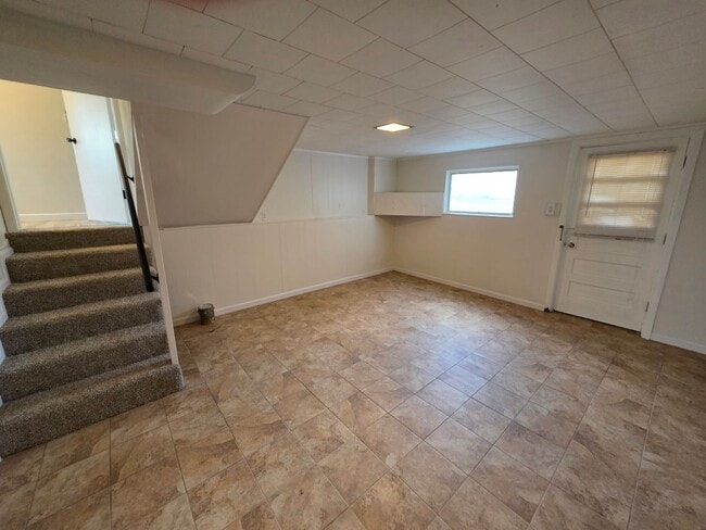 Building Photo - 4 bedroom Rental in Bettendorf