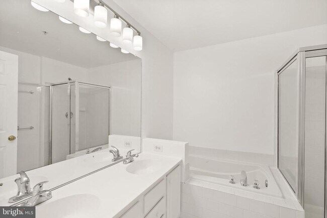 Building Photo - 12739 Fair Crest Ct
