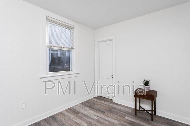 Building Photo - 1619 E Ocean View Ave