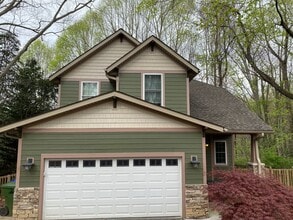 Building Photo - West AVL - Modern Craftsman Style 3 Bedroom