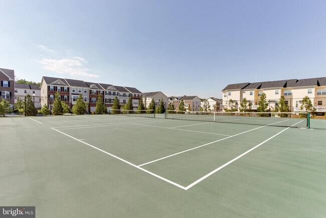 Building Photo - 818 Croggan Cres