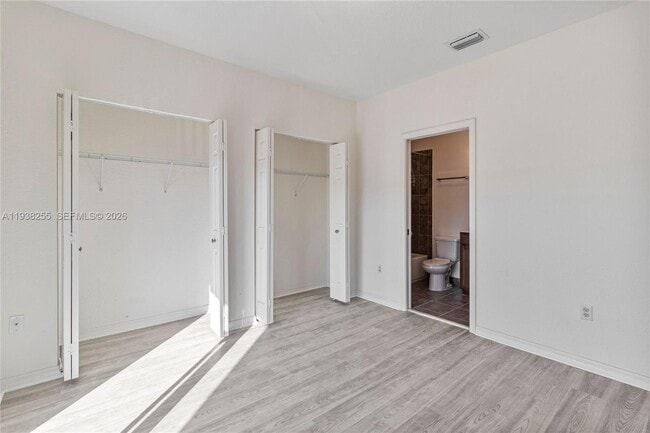 Building Photo - 2332 SE 16th Pl