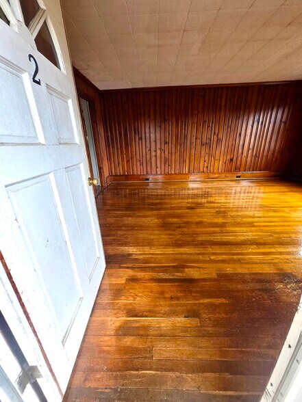 Building Photo - 204 S West St