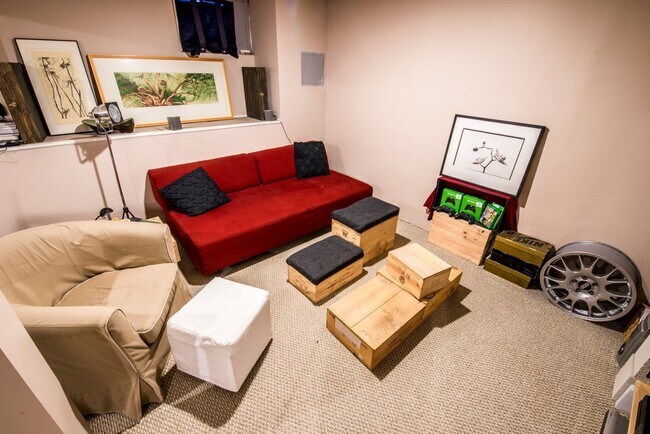 Building Photo - Immaculate 3 Bedroom SFH in Owings Mills!