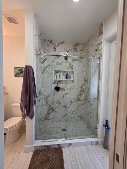 Building Photo - 5224 SW 27th Pl