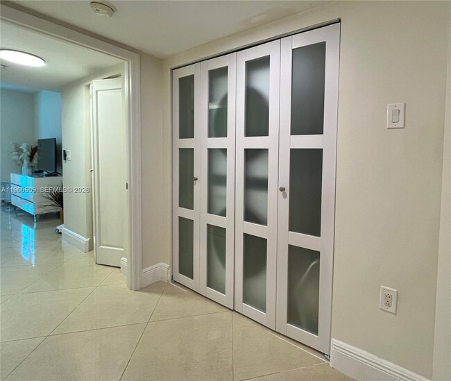 Building Photo - 16699 Collins Ave