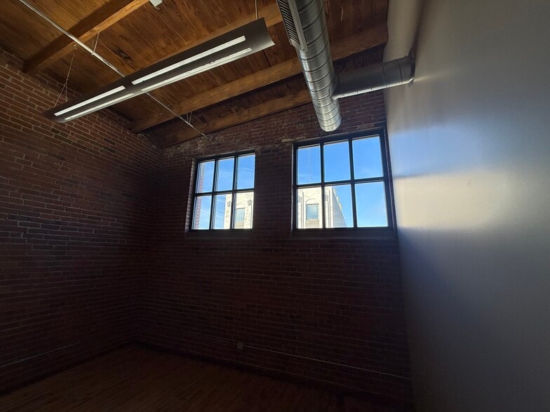 High Ceilings & Exposed Ductwork - 26 N 3rd St