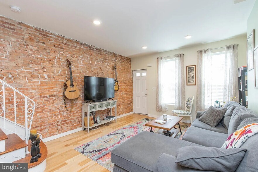 Building Photo - 1808 S Chadwick St