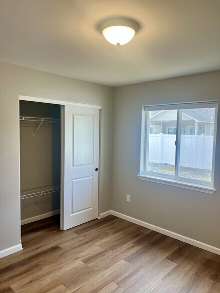 Building Photo - 2393 Pacific St