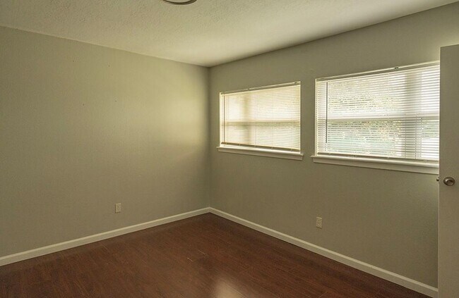 Building Photo - 10522 Clear Cove Ln