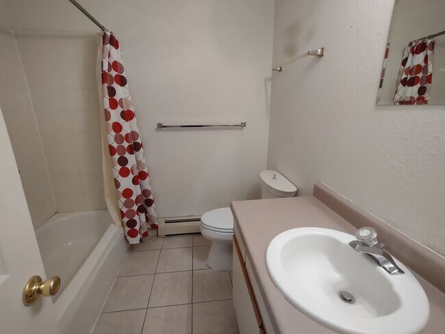 Building Photo - ALL PROSPECTIVE TENANTS MUST SUBMIT A $58 NON-REFUNDABLE APPLICATION FEE PER APPLICANT ONLINE AND...