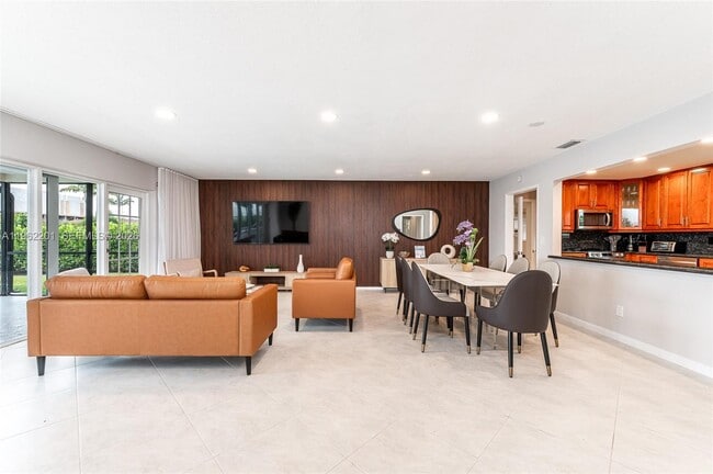 Building Photo - 21320 NE 25th Ct