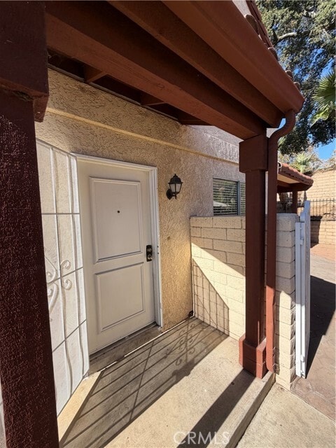 Building Photo - 9742 Willow Wood Dr