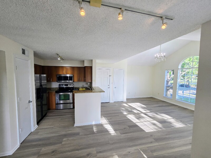 Building Photo - 1125 Crystal Way
