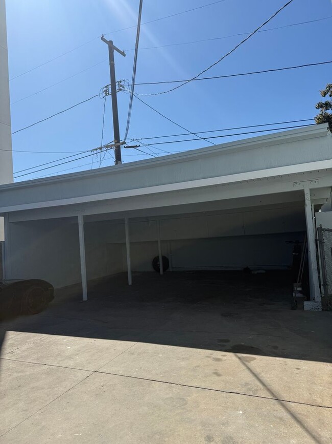 Building Photo - FOR RENT — COMPLETELY REMODELED Apartment