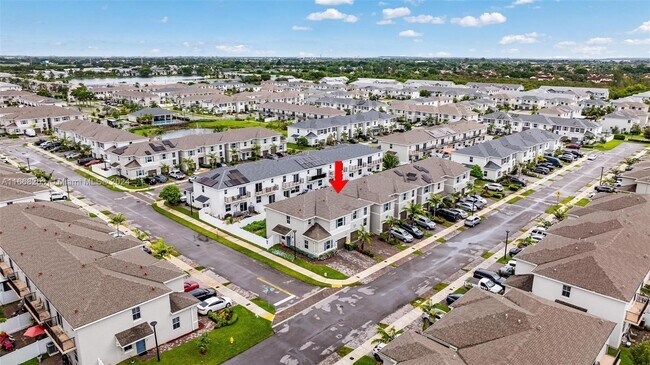 Building Photo - 765 SE 19th St