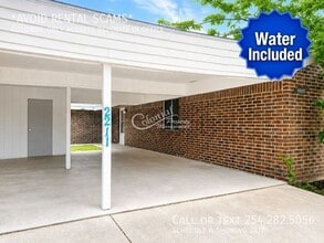 Building Photo - 2211 Wheeler Ave