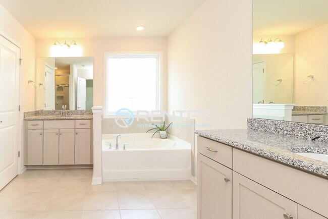 Building Photo - 2097 Saddlebred Dr