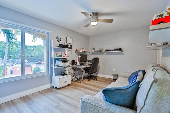 Building Photo - 2647 NW 33rd St