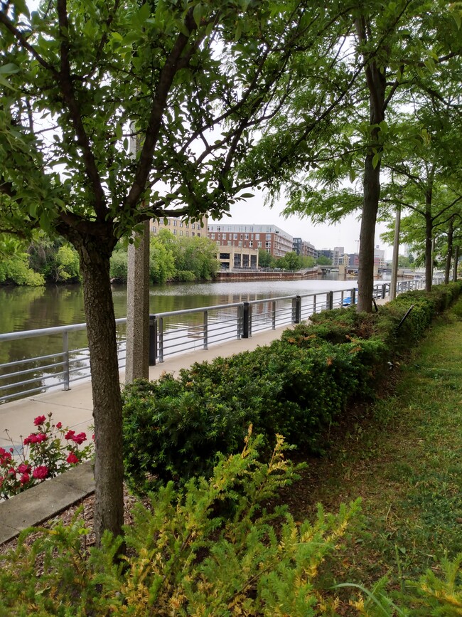 Primary Photo - Brewer's Point Apartments