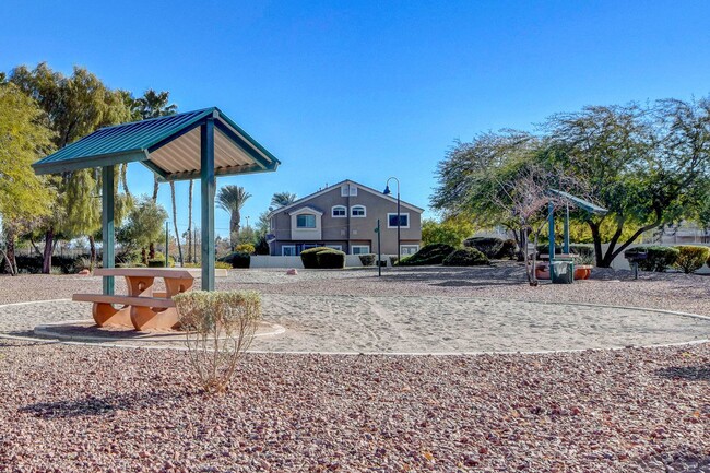 Building Photo - 2 BR Aliante Townhome with Attached Garage...