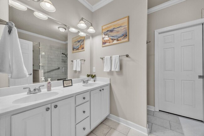 Building Photo - 270 Creatwood Trail