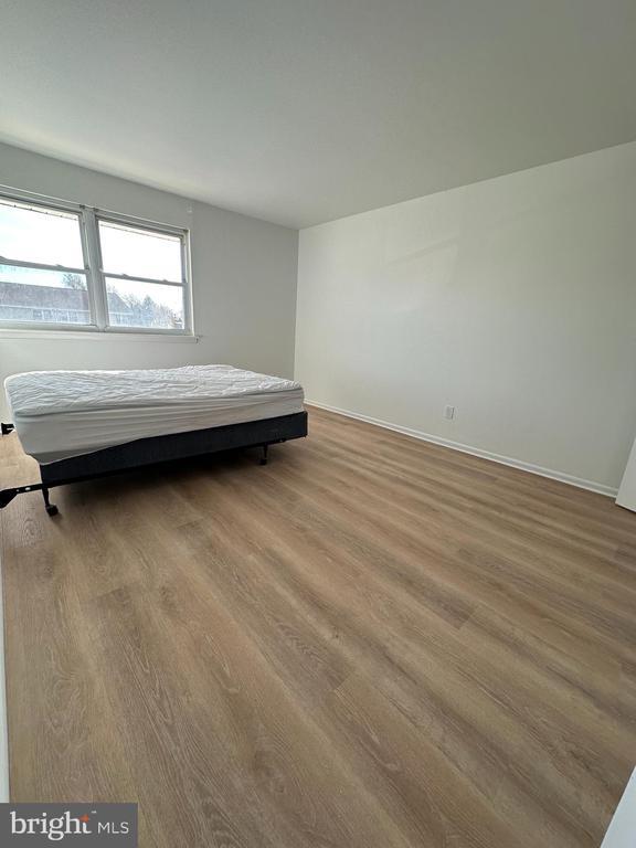 Building Photo - 3850 Woodhaven Rd