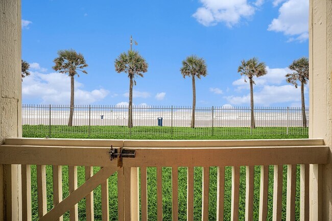 Building Photo - 7000 Seawall Blvd