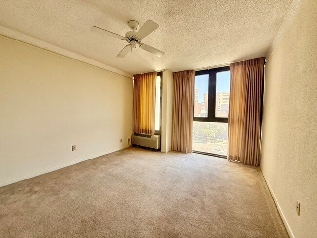 Building Photo - 7701 Wurzbach Rd