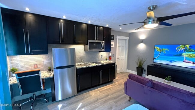 Building Photo - 236 N Keech St