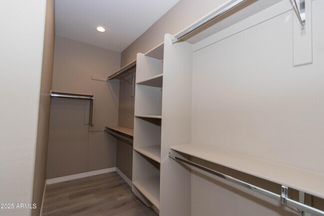 Building Photo - 3951 E Turley St