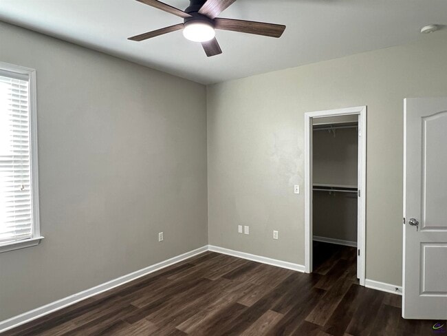 Building Photo - 210 Hearthwood Dr