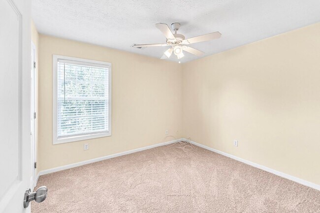 Building Photo - 4BR/2.5BA Open & Bright Lawrenceville Home