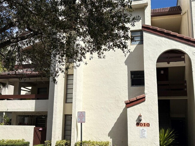 Building Photo - 9010 SW 125th Ave