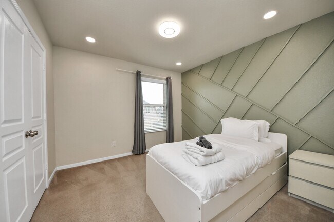 Building Photo - 15806 Winter Cypress Wy