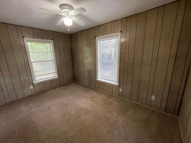 Building Photo - 845 Rumfield Rd