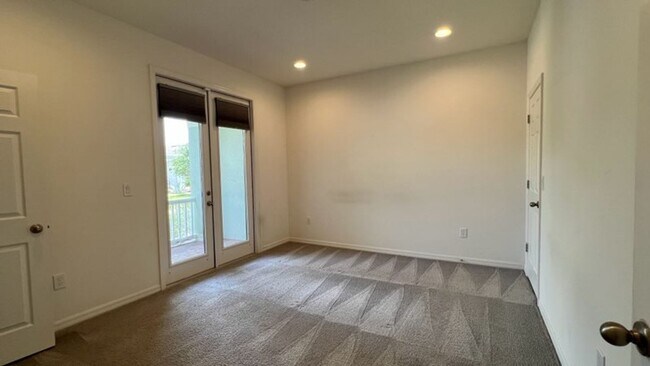 Building Photo - 7670 Bowery Dr
